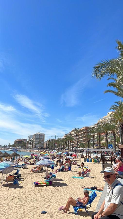Beach Apartment Torrevieja Buitenkant foto